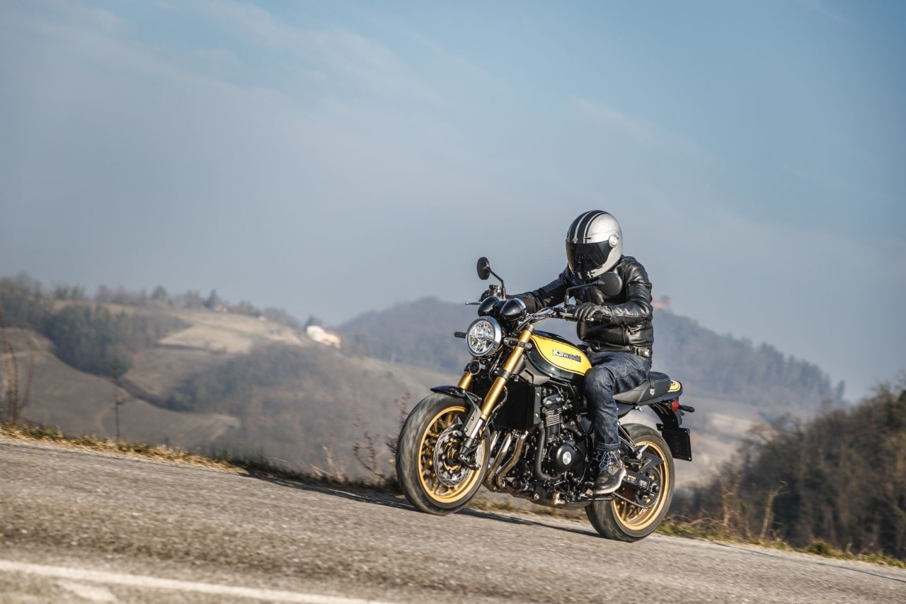 Kawasaki Z900 RS SE e Yamaha XRS900: modern classic... a modo loro